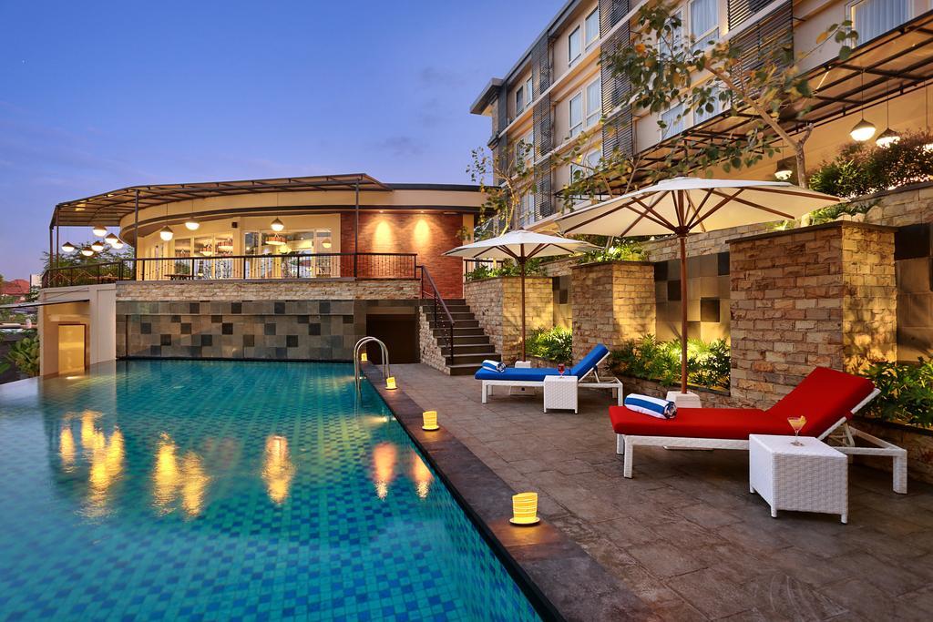 โรงแรมโกลเดน ทิวลิป เอสเซนเชียล เดนปาซาร์ ภายนอก รูปภาพ