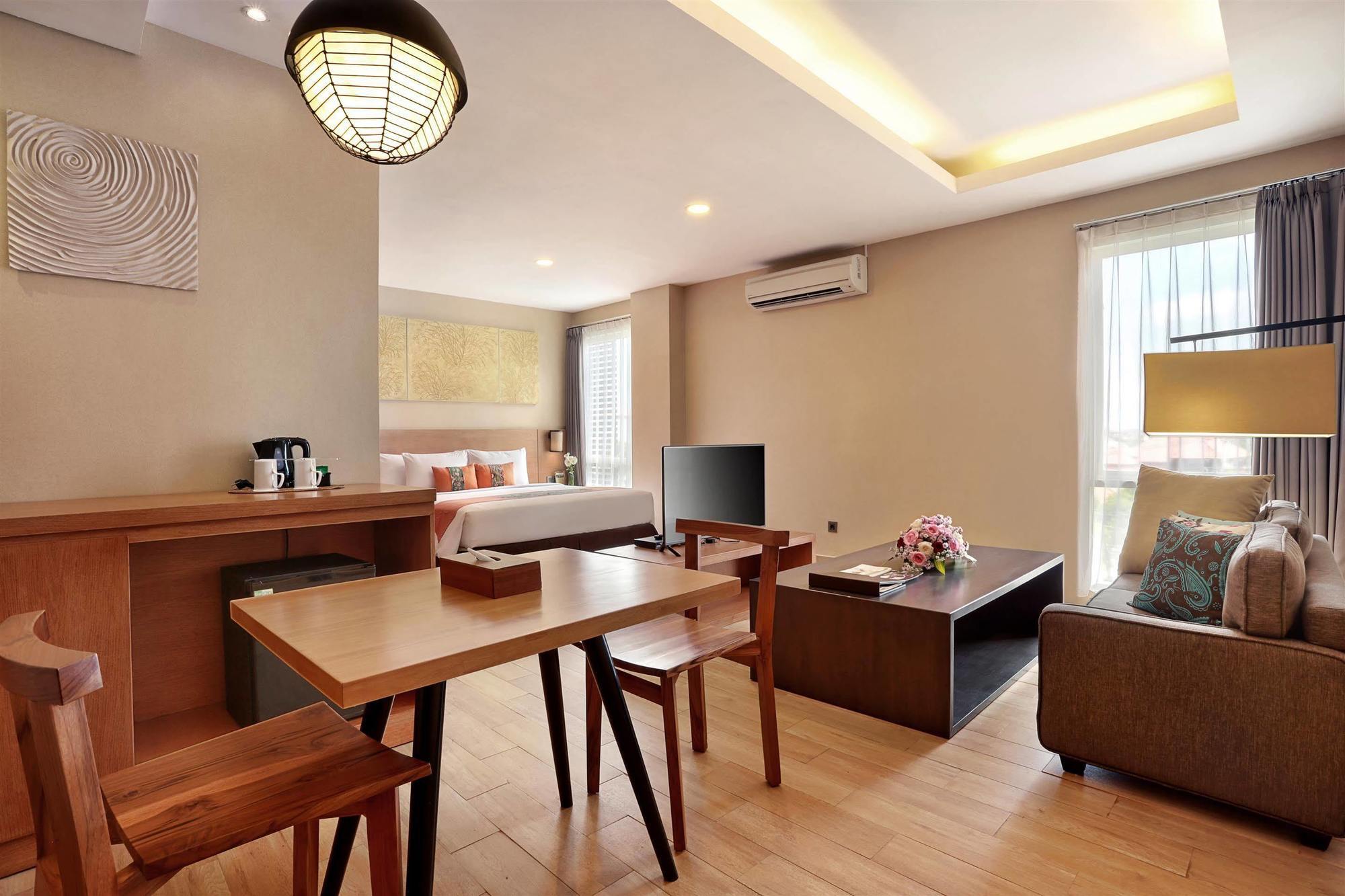 โรงแรมโกลเดน ทิวลิป เอสเซนเชียล เดนปาซาร์ ภายนอก รูปภาพ