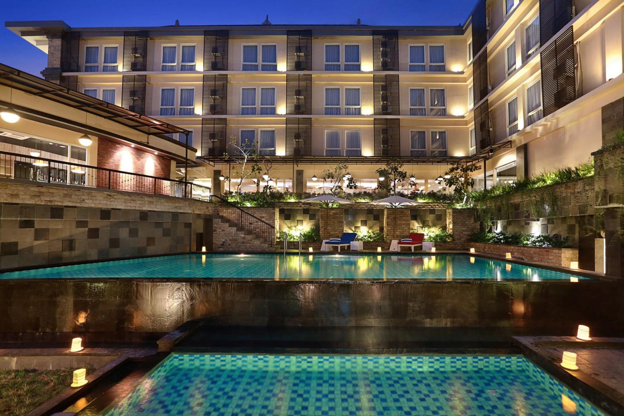 โรงแรมโกลเดน ทิวลิป เอสเซนเชียล เดนปาซาร์ ภายนอก รูปภาพ